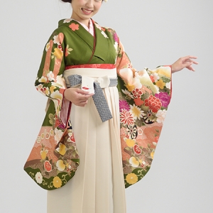 KIMONO ￥33,000(税込)
HAKAMA ￥22,000(税込)
TOTAL ￥55,000(税込)