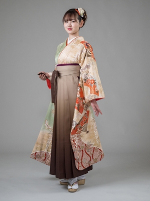 KIMONO ￥33,000(税込)
HAKAMA ￥13,200(税込)
TOTAL ￥46,200(税込)