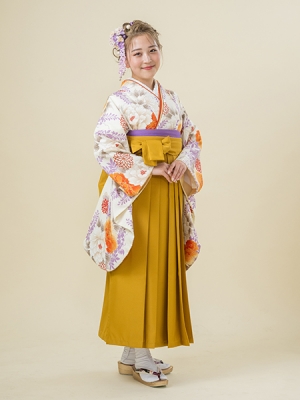 KIMONO ￥33,000(税込)
HAKAMA ￥11,000(税込)
TOTAL ￥44,000(税込)