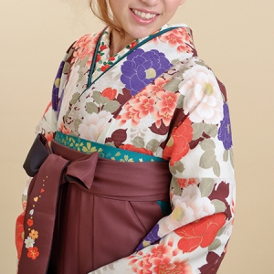 KIMONO ￥33,000(税込)
HAKAMA ￥22,000(税込)
TOTAL ￥55,000(税込)