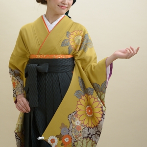 KIMONO　￥26,400(税込)
HAKAMA　￥17,600(税込)
TOTAL　￥44,000(税込)