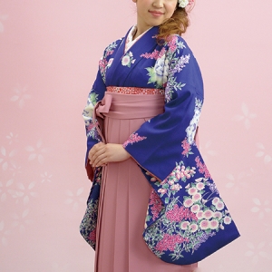 KIMONO　￥33,000(税込)
HAKAMA　￥17,600(税込)
TOTAL　￥50,600(税込)