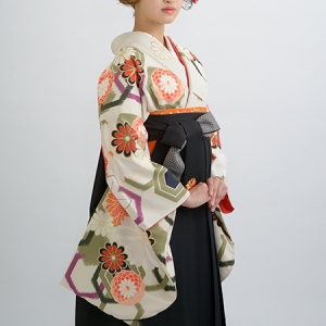 KIMONO　￥33,000(税込)
HAKAMA　￥22,000(税込)
TOTAL　￥55,000(税込)