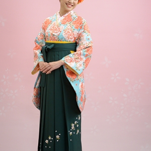 KIMONO　￥26,400(税込)
HAKAMA　￥13,200(税込)
TOTAL　￥39,600(税込)