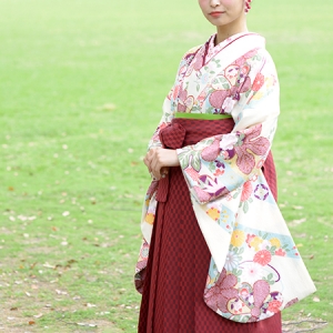 KIMONO　￥33,000(税込)
HAKAMA　￥17,600(税込)
TOTAL　￥50,600(税込)